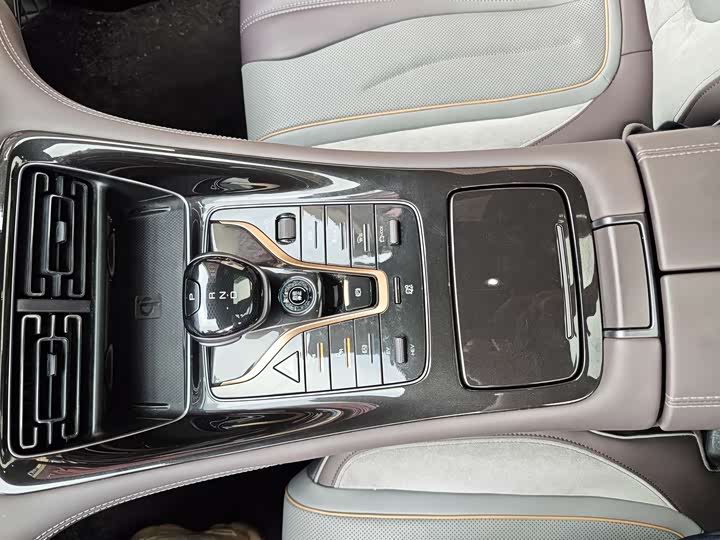 BYD Frigate 07 2023 2023款 DM-i 205KM 尊贵型