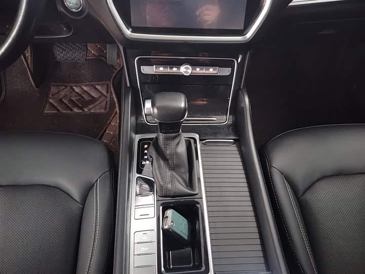 Roewe RX8 2019 2019款 30T 智联网两驱超群旗舰版