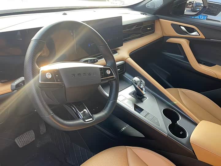Roewe RX5 2023 2023款 1.5T 尊荣滑屏版