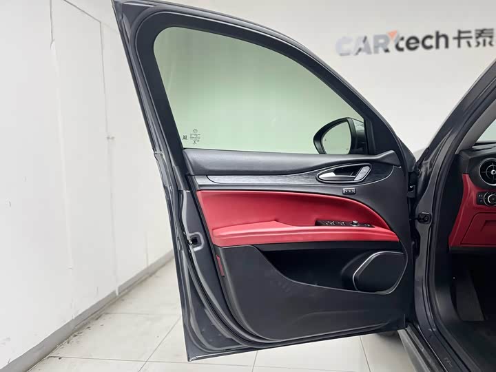 Alfa Romeo Stelvio 2020 2020款 2.0T 280HP 豪华版