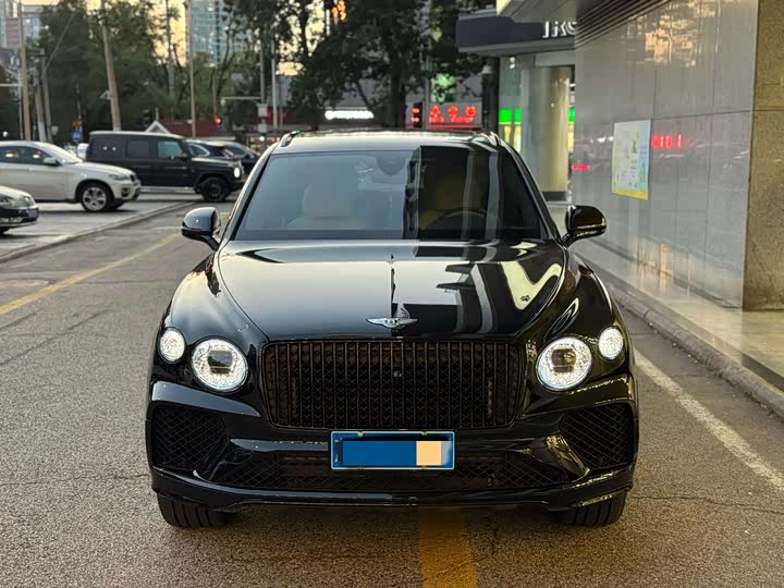 Bentley Bentayga 2023 2023款 4.0T V8 长轴距版