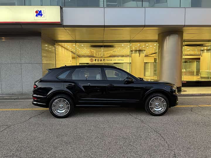 Bentley Bentayga 2023 2023款 4.0T V8 长轴距版