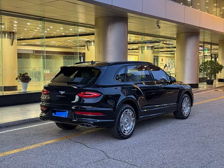 Bentley Bentayga 2023 2023款 4.0T V8 长轴距版