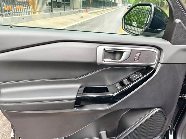 Ford Explorer 2025 2025款 2.3T EcoBoost 四驱穿越版 5座