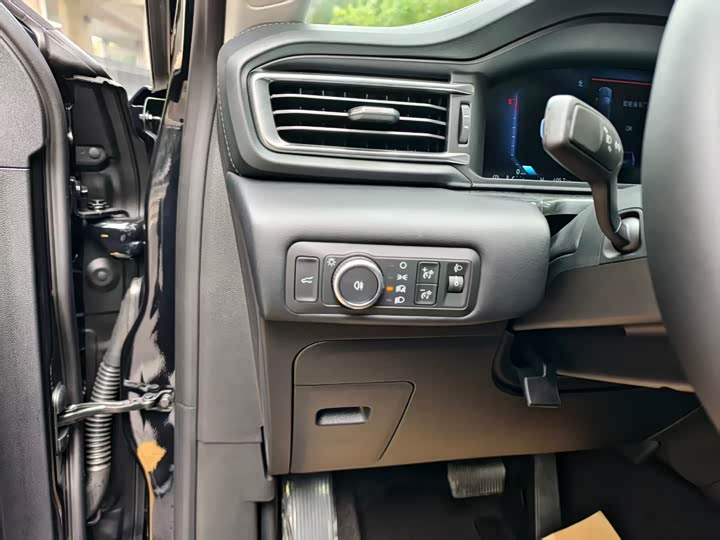 Ford Explorer 2025 2025款 2.3T EcoBoost 四驱穿越版 5座