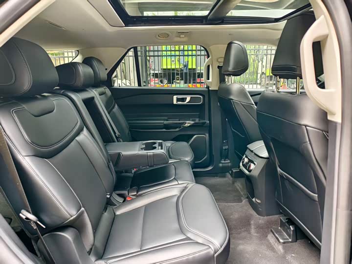 Ford Explorer 2025 2025款 2.3T EcoBoost 四驱穿越版 5座