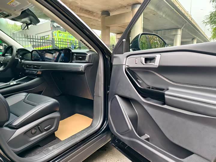 Ford Explorer 2025 2025款 2.3T EcoBoost 四驱穿越版 5座