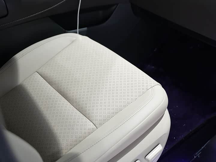 Toyota Vellfire 2024 2024款 皇冠 双擎 2.5L 至尊行政版