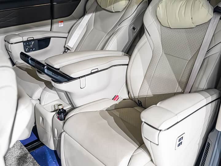 Toyota Vellfire 2024 2024款 皇冠 双擎 2.5L 至尊行政版