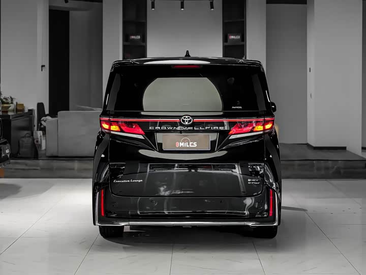 Toyota Vellfire 2024 2024款 皇冠 双擎 2.5L 至尊行政版