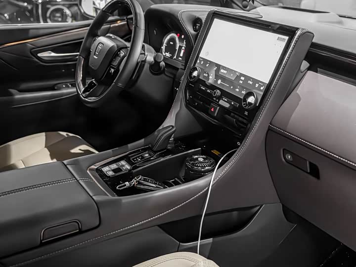 Toyota Vellfire 2024 2024款 皇冠 双擎 2.5L 至尊行政版