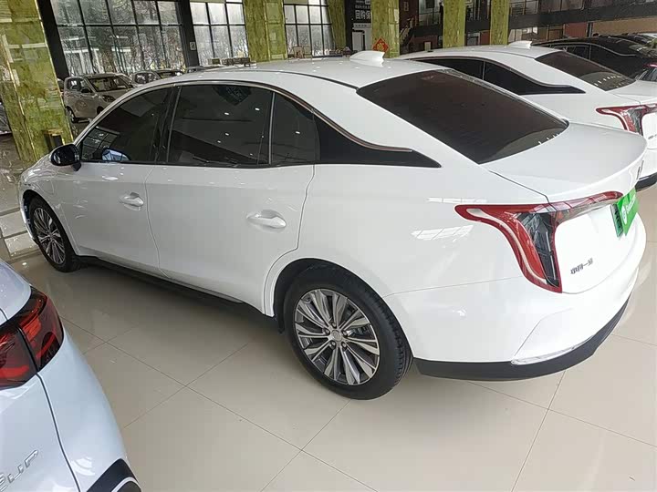 Hongqi E-QM5 2022 2022款 431km 充电乐享版