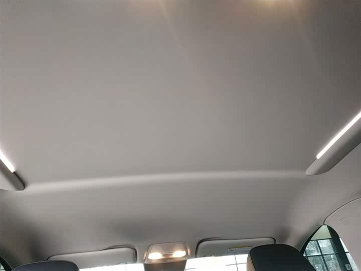 Hongqi E-QM5 2022 2022款 431km 充电乐享版