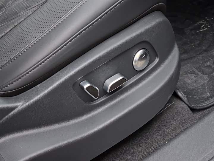 Hongqi HS7 Hybrid 2024 2024款 2.0T PHEV 四驱旗畅版 6座