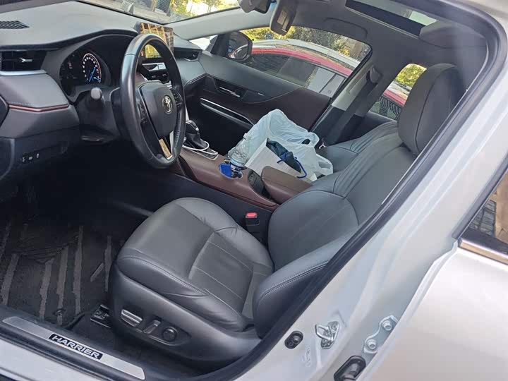 Toyota Harrier 2023 2023款 双擎 2.5L CVT两驱豪华版