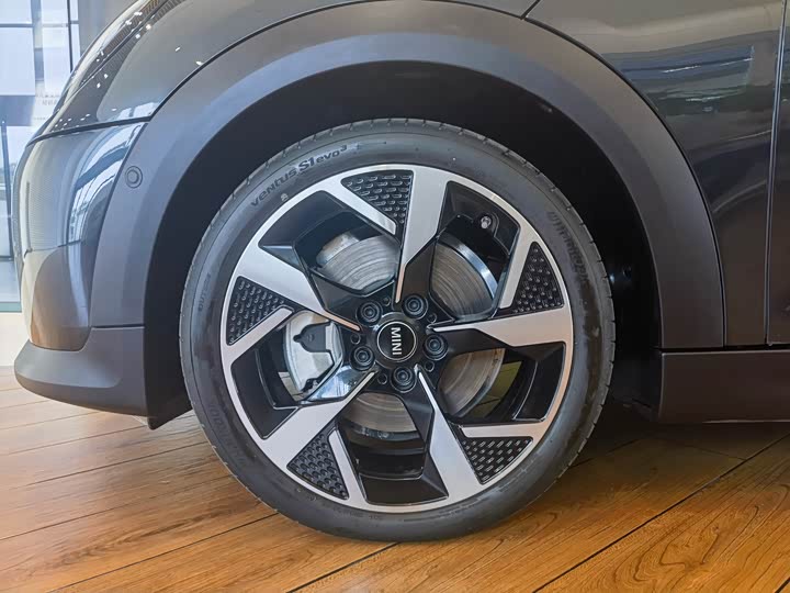 Mini Mini 2025 2025款 2.0T COOPER S 艺术家 五门版