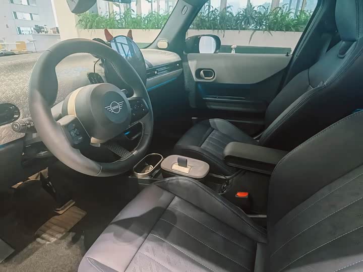 Mini Mini 2025 2025款 2.0T COOPER S 艺术家 五门版