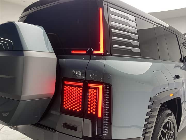 BYD Yangwang U8 2023 2023款 豪华版