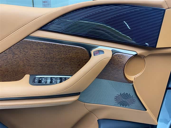 BYD Yangwang U8 2023 2023款 豪华版