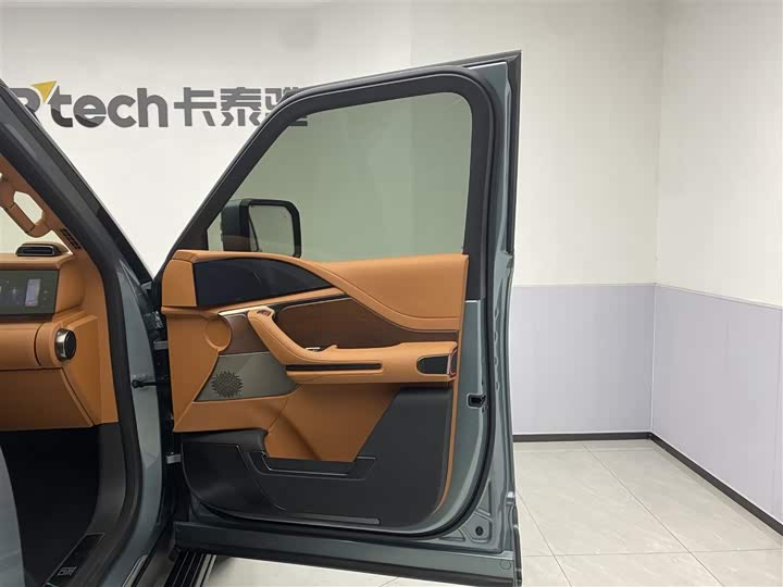 BYD Yangwang U8 2023 2023款 豪华版