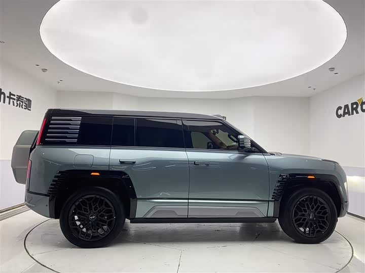 BYD Yangwang U8 2023 2023款 豪华版