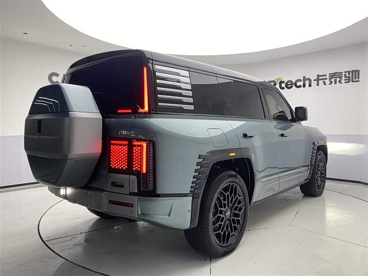 BYD Yangwang U8 2023 2023款 豪华版