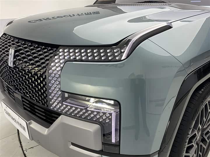 BYD Yangwang U8 2023 2023款 豪华版