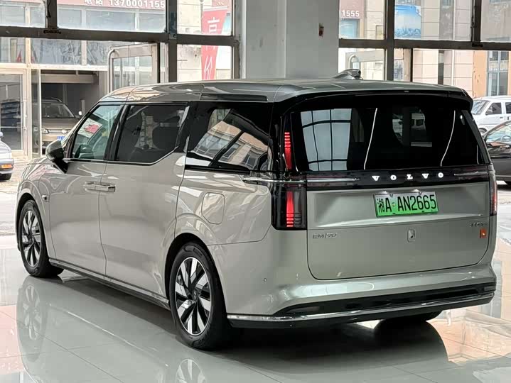 Volvo EM90 2025 2025款 Ultra 六座