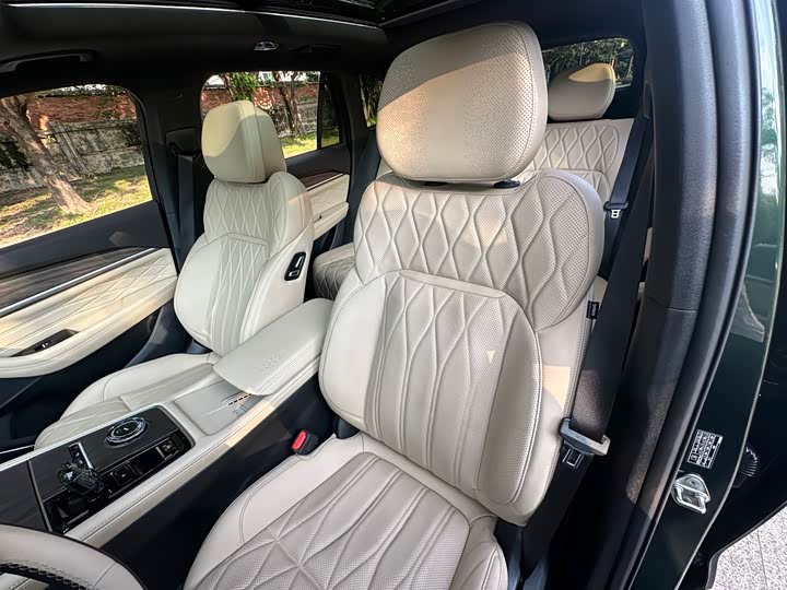 Geely Monjaro 2025 2025款 东方曜 2.0TD 自动四驱望月版