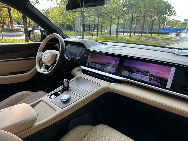 Geely Monjaro 2025 2025款 东方曜 2.0TD 自动四驱望月版