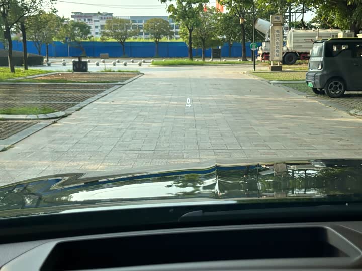 Geely Monjaro 2025 2025款 东方曜 2.0TD 自动四驱望月版