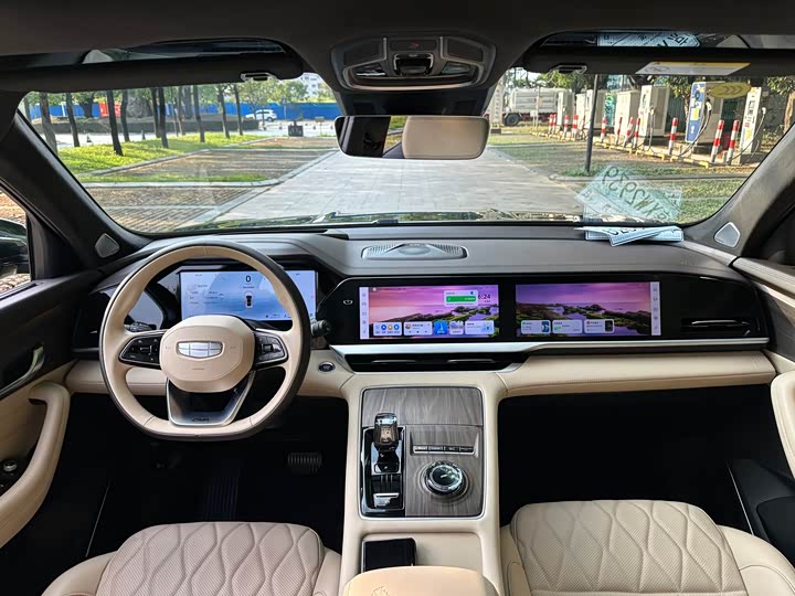 Geely Monjaro 2025 2025款 东方曜 2.0TD 自动四驱望月版