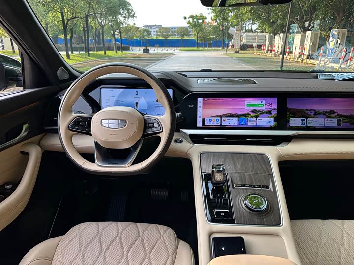 Geely Monjaro 2025 2025款 东方曜 2.0TD 自动四驱望月版