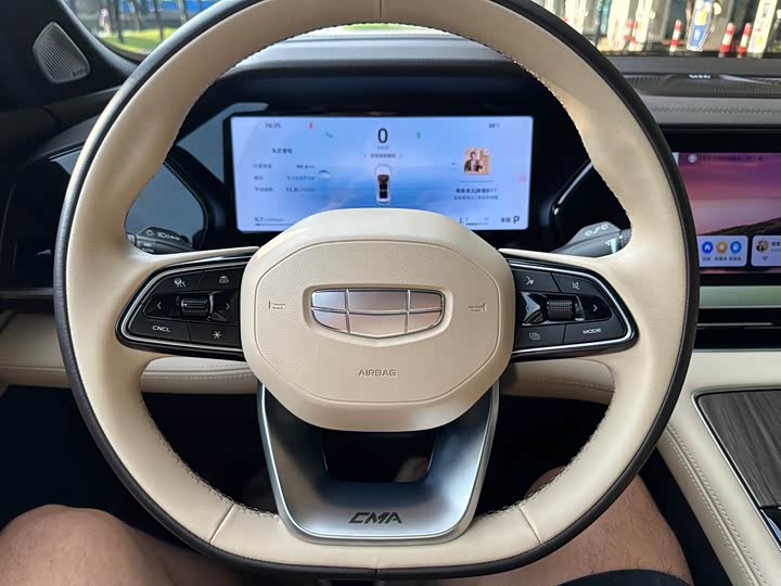 Geely Monjaro 2025 2025款 东方曜 2.0TD 自动四驱望月版