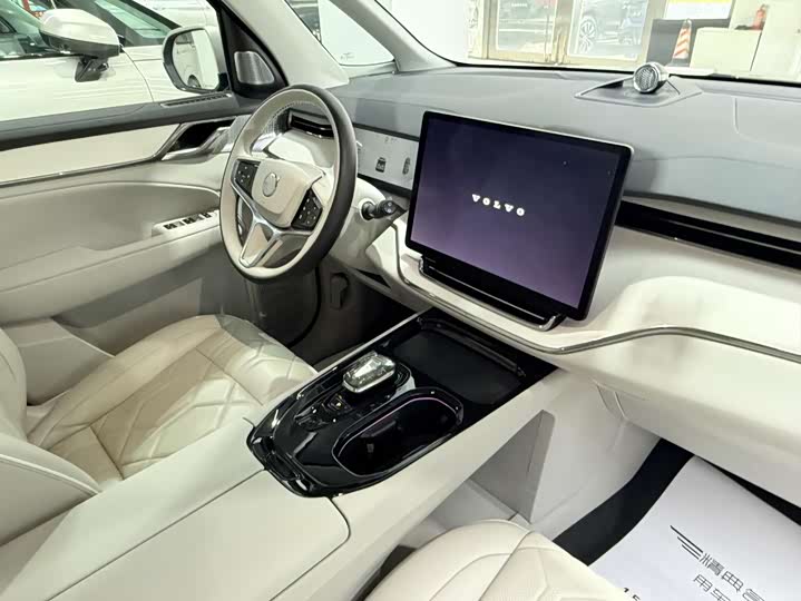Volvo EM90 2025 2025款 Ultra 六座