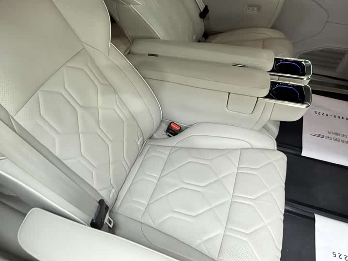 Volvo EM90 2025 2025款 Ultra 六座