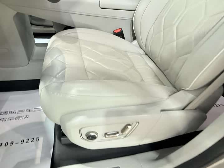 Volvo EM90 2025 2025款 Ultra 六座