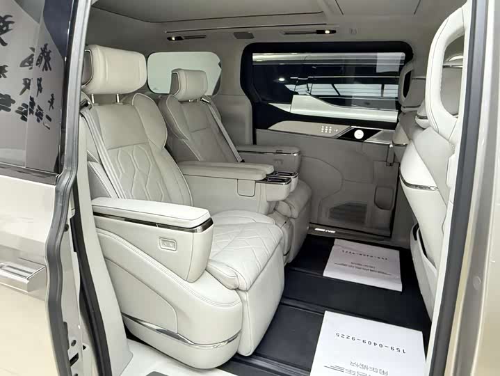 Volvo EM90 2025 2025款 Ultra 六座