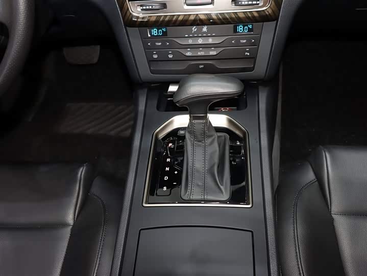 Hongqi H7 2021 2021款 1.8T 舒适版