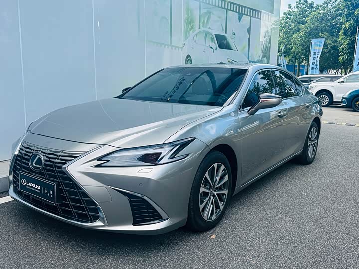 Lexus ES 2025 2025款 300h 臻享版