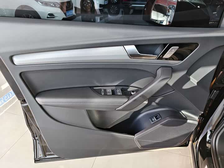 Audi Q5L 2025 2025款 40 TFSI 时尚动感型