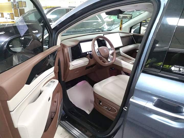 BYD Xia 2025 2025款 DM-i 1.5T 180km 卓越型