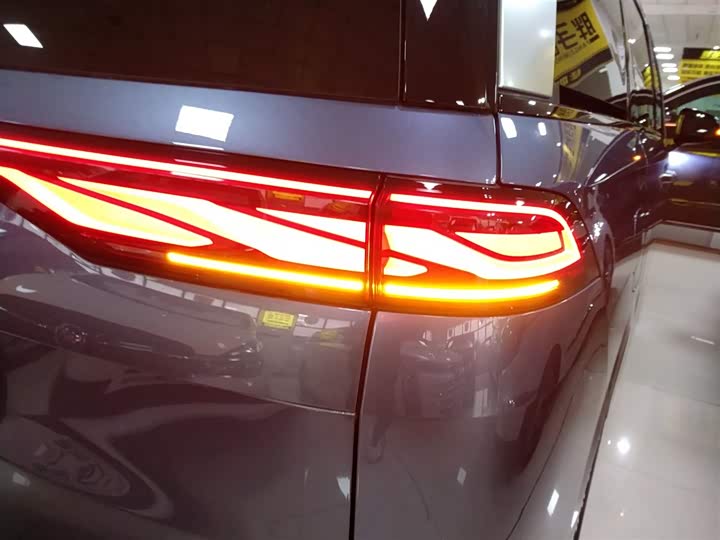 BYD Xia 2025 2025款 DM-i 1.5T 180km 卓越型