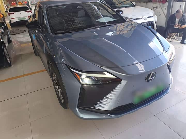 Lexus RZ 2023 2023款 450e 四驱纵享版