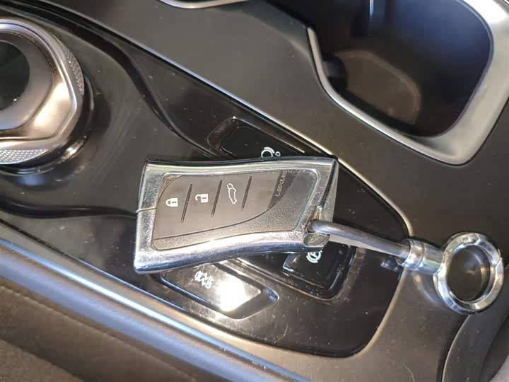 Lexus RZ 2023 2023款 450e 四驱纵享版