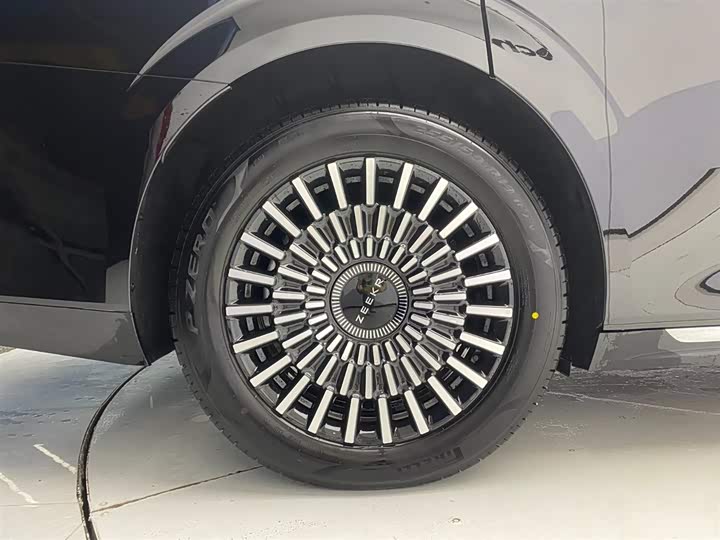 Zeekr 009 2024 2024款 七座过道版 108kWh