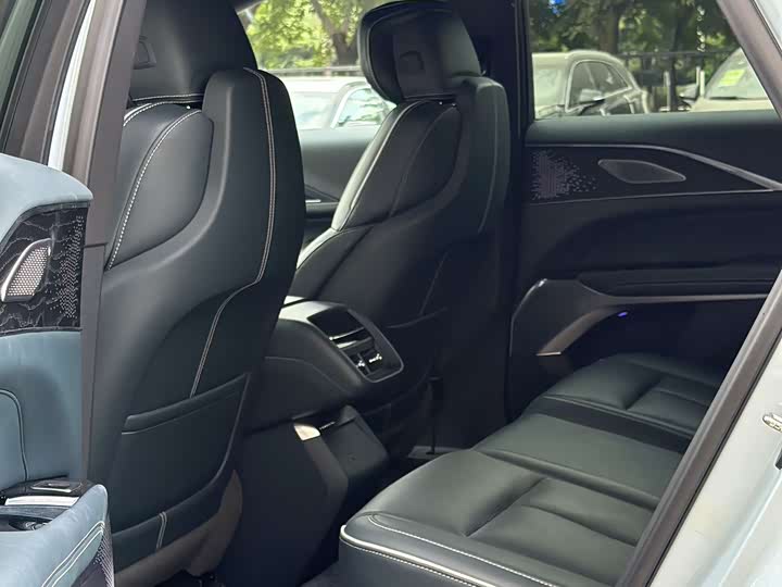 Cadillac Lyriq 2022 2022款 四驱高性能尊贵版