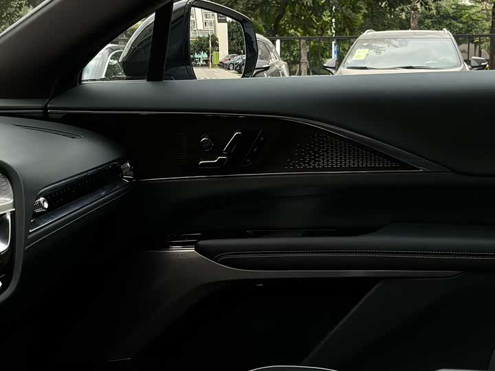 Cadillac Lyriq 2022 2022款 四驱高性能尊贵版