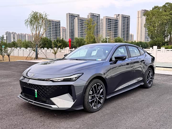 Changan UNI-V Hybrid 2024 2024款 蓝鲸智电iDD 136km 智趣型