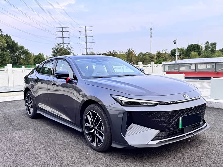 Changan UNI-V Hybrid 2024 2024款 蓝鲸智电iDD 136km 智趣型